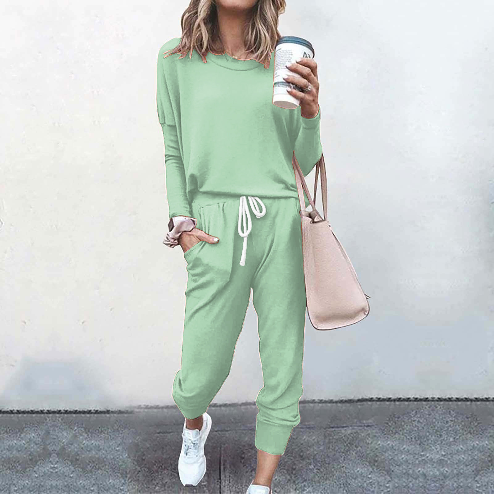 thumbnail image 2 of Conjunto de jogging de 2 piezas para mujer: camiseta de manga larga y pantalones de chándal con cordón. Conjunto informal de poliéster para todas las estaciones., 2 of 4